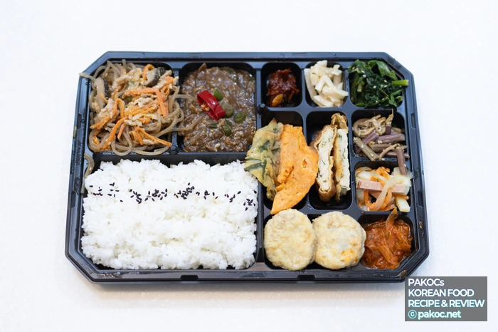 桔梗とほうれん草のナムル構成