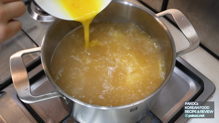 든든한 한끼 감자국