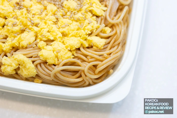 Foto de reseña de ramen de tienda de conveniencia