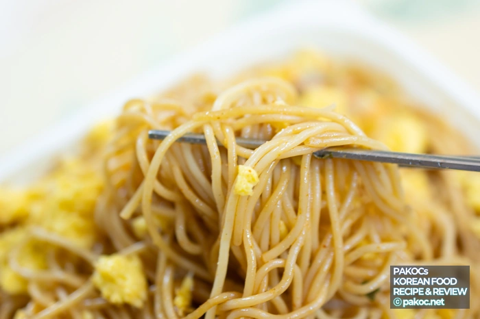 Foto de comparación de salsa de ramen de sésamo
