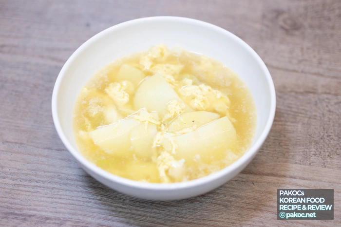 담백한 국물맛 감자국