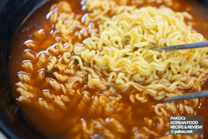 매운 고사리 라면 리뷰