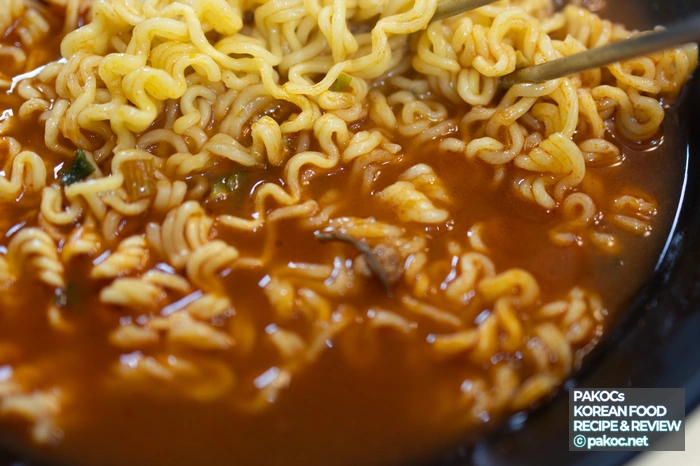 고사리 향 좋은 라면