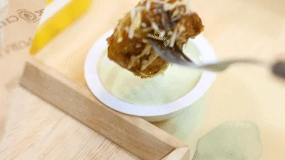 韓国料理の影響を受けたチキンの説明