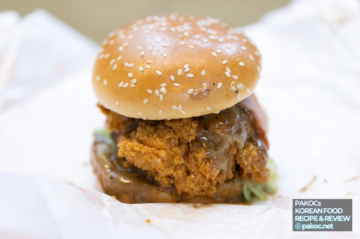 닭다리살 패티 육즙 풍부