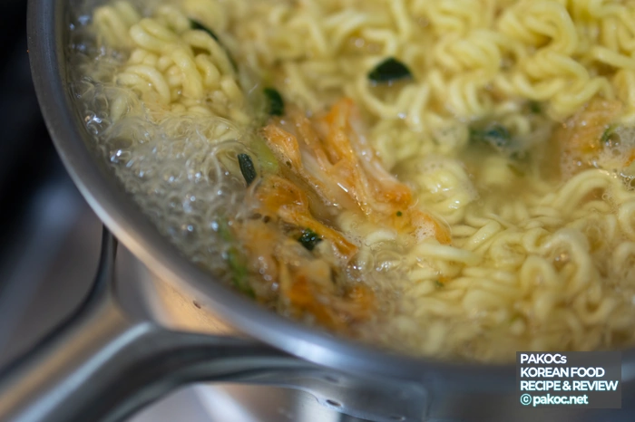 신라면 김치볶음면 양 정보