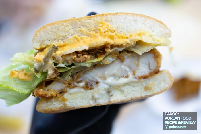 피클 양상추 햄버거 구성