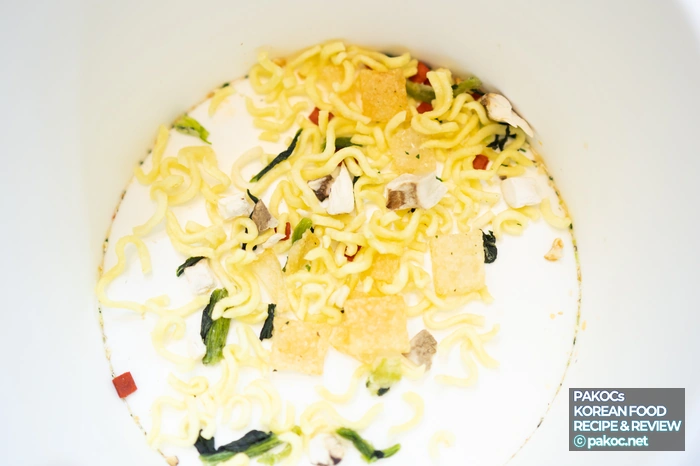 감칠맛 좋은 국물 라면