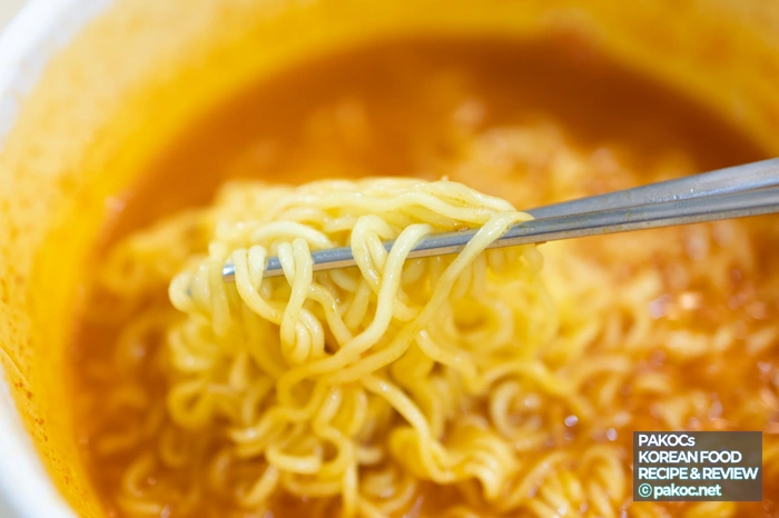 Kimchi jjigae cup ramen tasting review