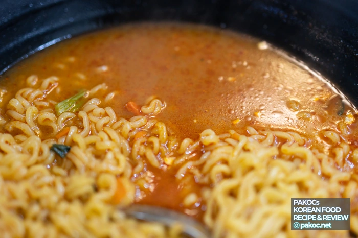 Sangnamja Ramen cooking process