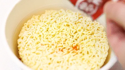 Kimchi jjigae cup ramen composition and features