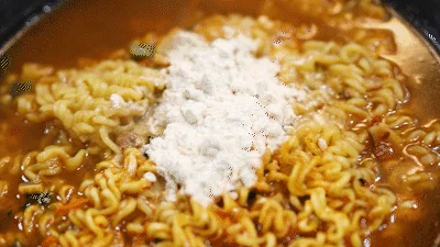 Experience: rich garlic yukgaejang broth