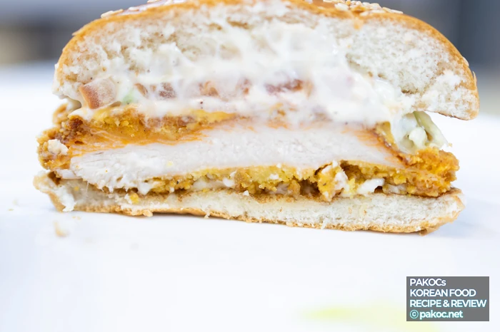 부드러운 소스 맛 강조