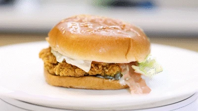 촉촉한 마요 소스 강조