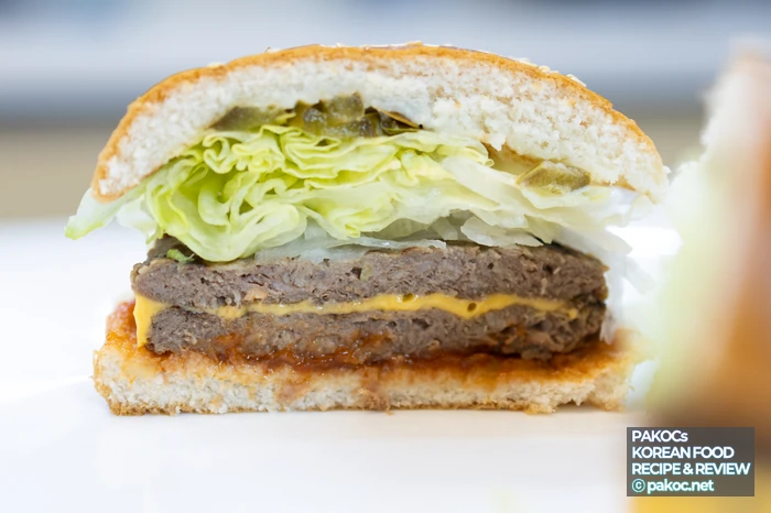 Beneficio de patatas fritas y bebida gratis