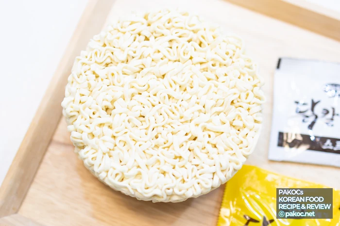 麺に鶏だしを練り込んだ生地の特徴