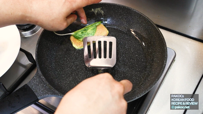 Dar forma al Spam rebozado con harina