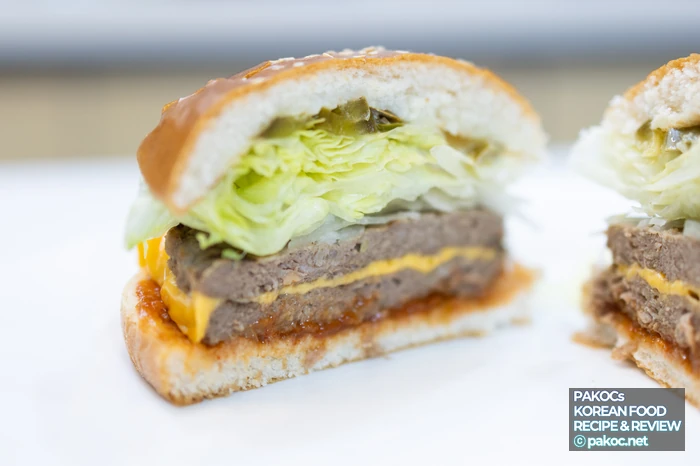Hamburguesa llena de carne en cada bocado