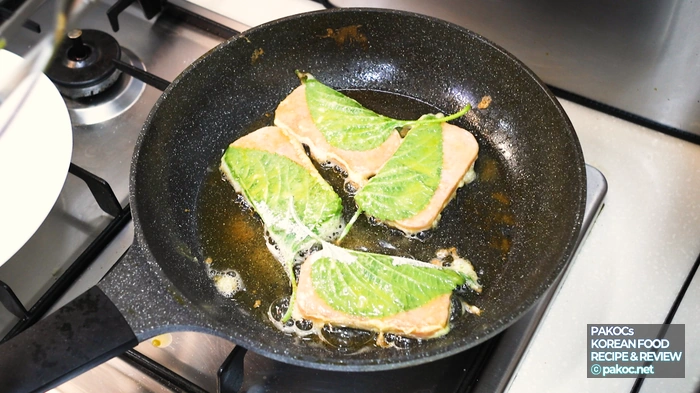 Cómo rebozar bien con harina para tortitas coreanas