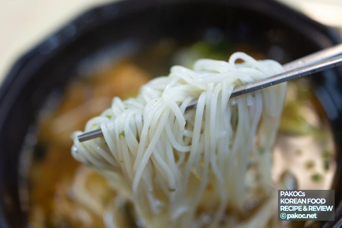 スープの味の比較と評価がある