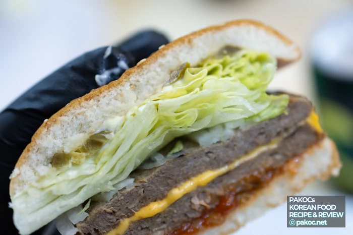 Hamburguesa con queso extra y sabor tostado