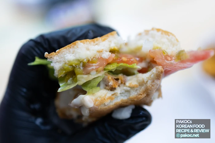 クセになるバーガーの味の写真