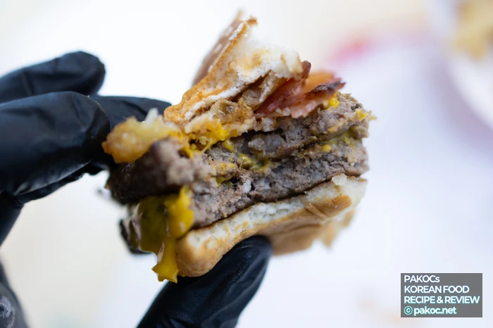 ずっしりしたパティ構成のメリット