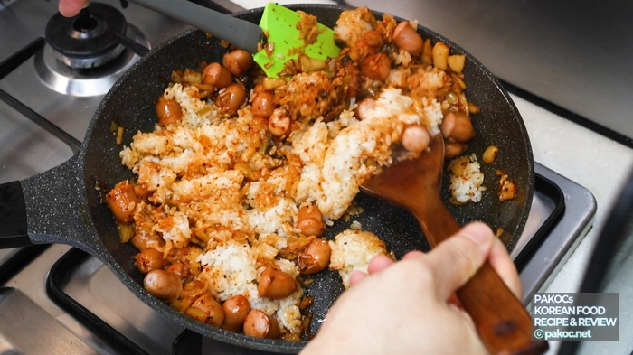 Kimchi fried rice: various cooking methods