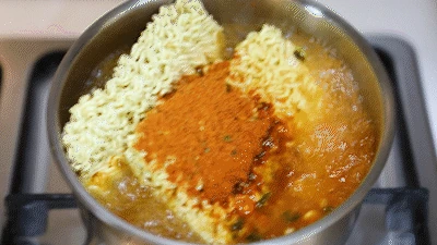 粉食店のラポッキ味を再現した写真