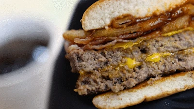 肉の味が強い食事体験