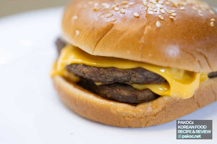 Classic American burger characteristics