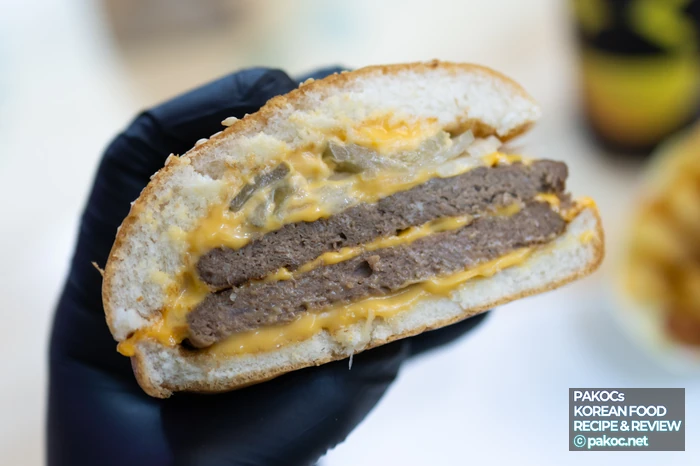 Enhanced flavor from the cheddar cheese sauce