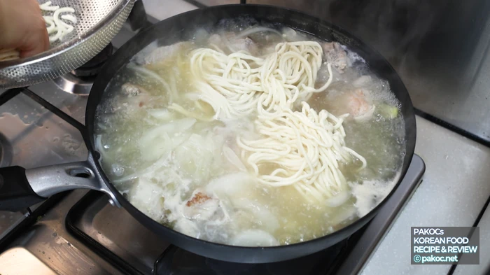 How to enjoy kalguksu deliciously