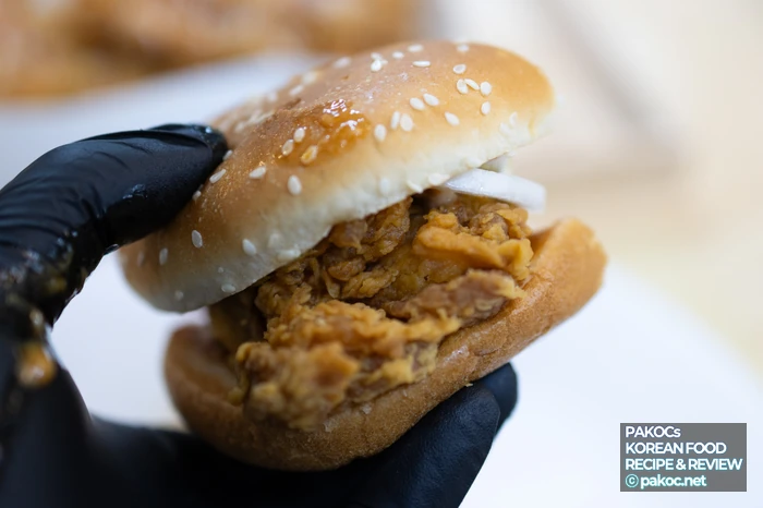 Texture effect of the peanut butter sauce