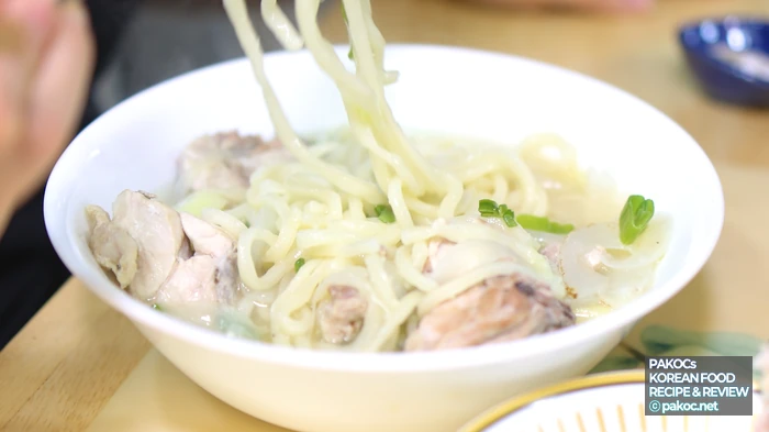 Cooking process: stir-frying the chicken