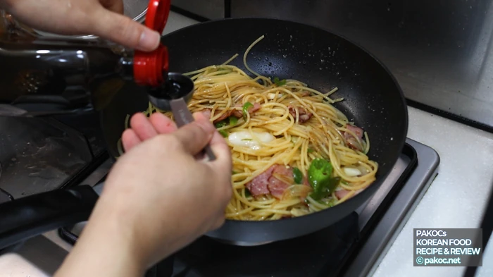 Presentación de los ingredientes para cocinar la pasta