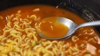국물의 풍미 매운맛 조화