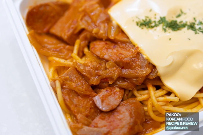매콤한 양념과 치즈 조화