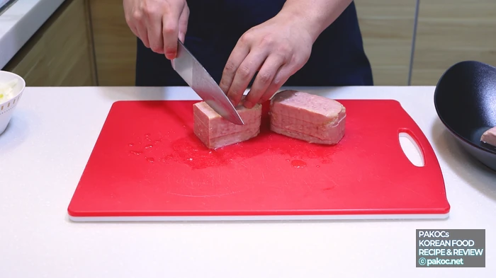 How to prep kkwari-gochu peppers