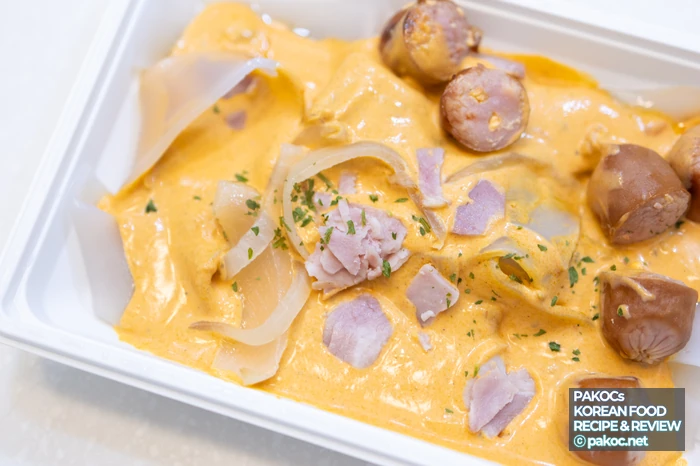 Cream curry glass noodles composition features