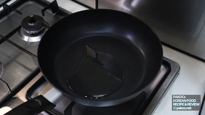 Adding sesame oil while cooking