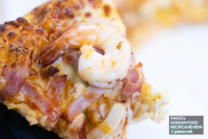 Pizza core topping feature