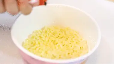 우유 소스 강조 사진