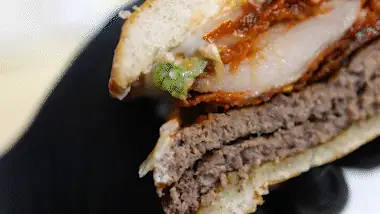 モンスターマキシマムバーガーの特徴
