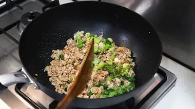 仕上がった麻婆豆腐丼