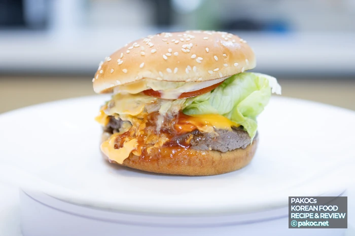 注文後すぐに押し焼きしたバーガーの構成
