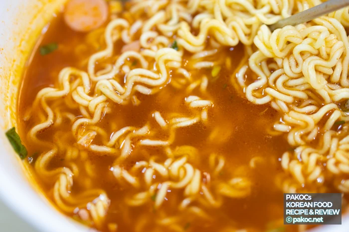 Resumen de la reseña del vaso Ttangs Budae Jjigae