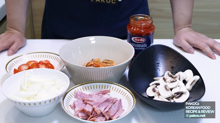 Kimchi and tomato, a tasty combination