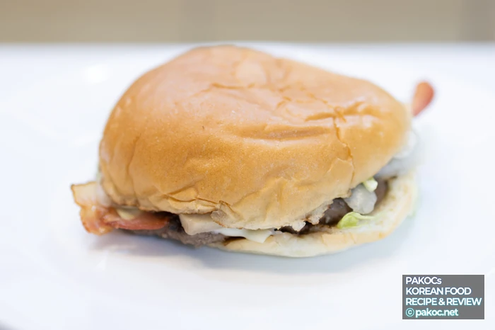 Review of a burger with a cheese pairing