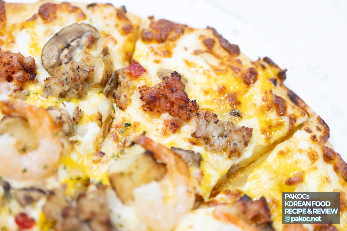 Special pizza topped with shrimp